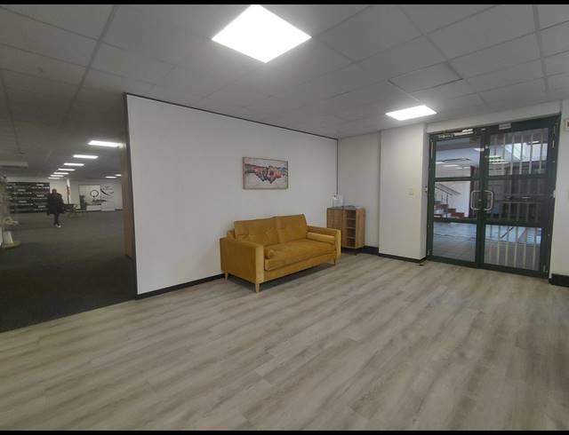 428M² OFFICE TO LET IN BRYANSTON